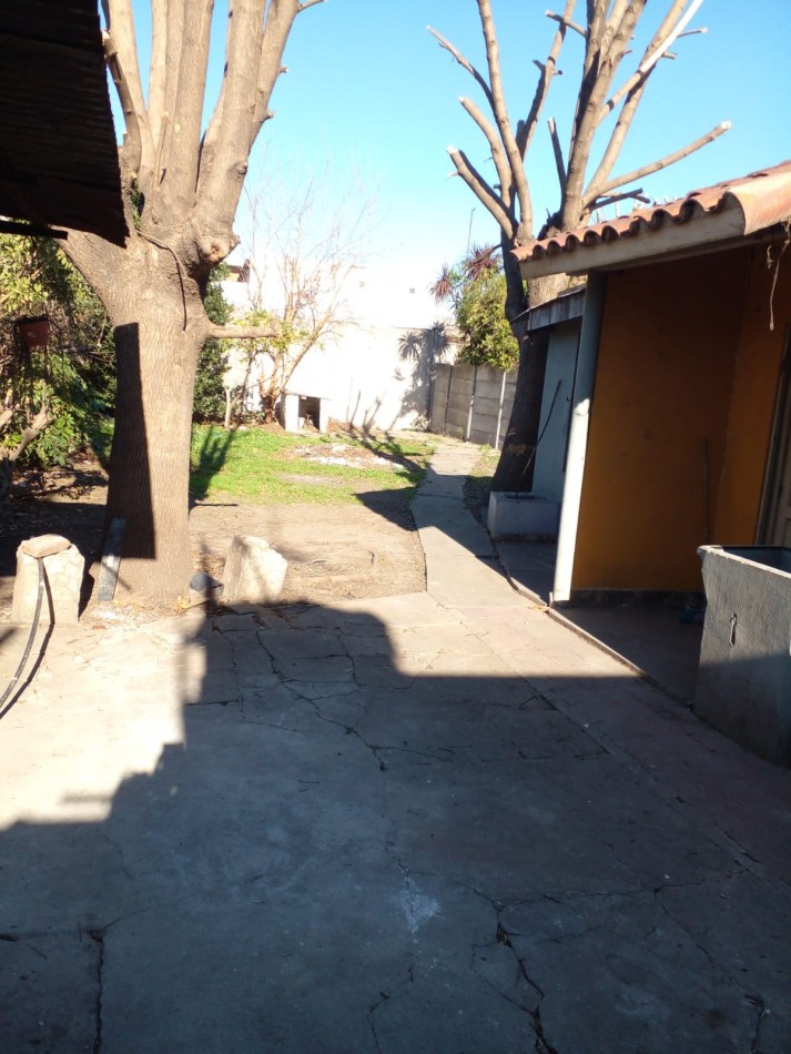 VENTA -  Casa con amplio lote