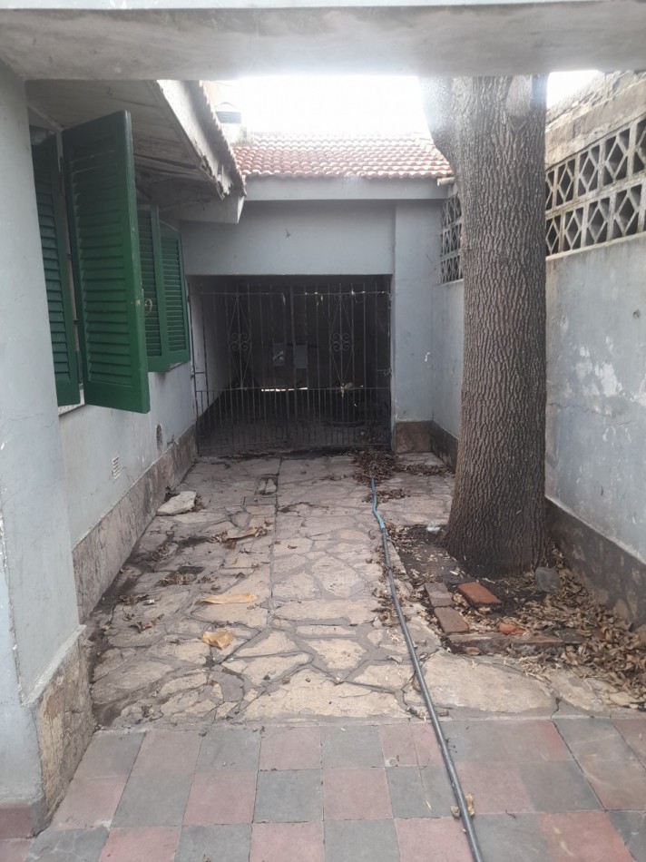 VENTA -  Casa con amplio lote