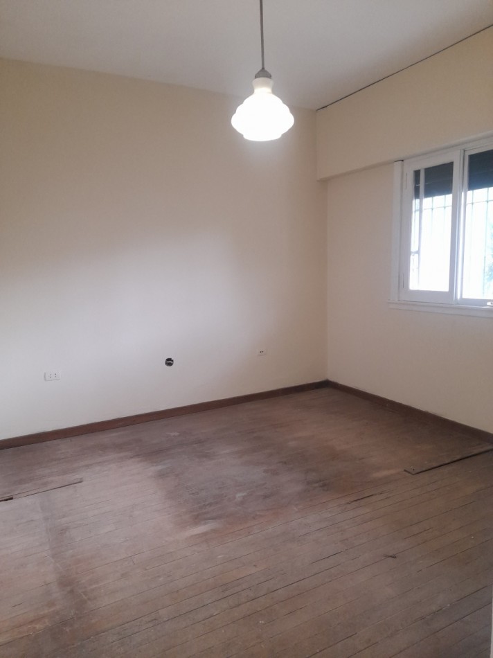 VENTA -  Casa con amplio lote