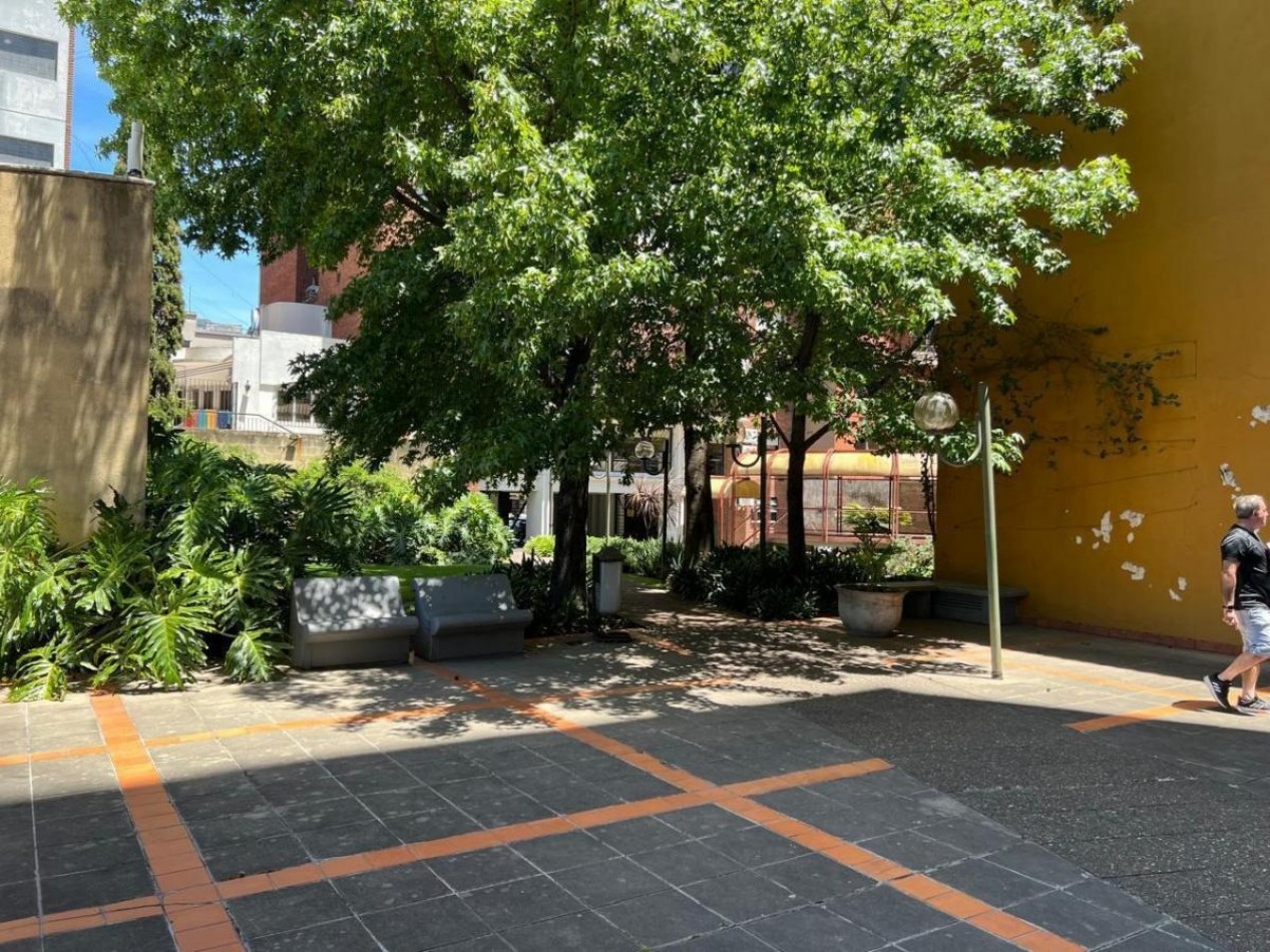 Departamento de 2 Ambientes en Venta - Apto Profesional - Torres Moron