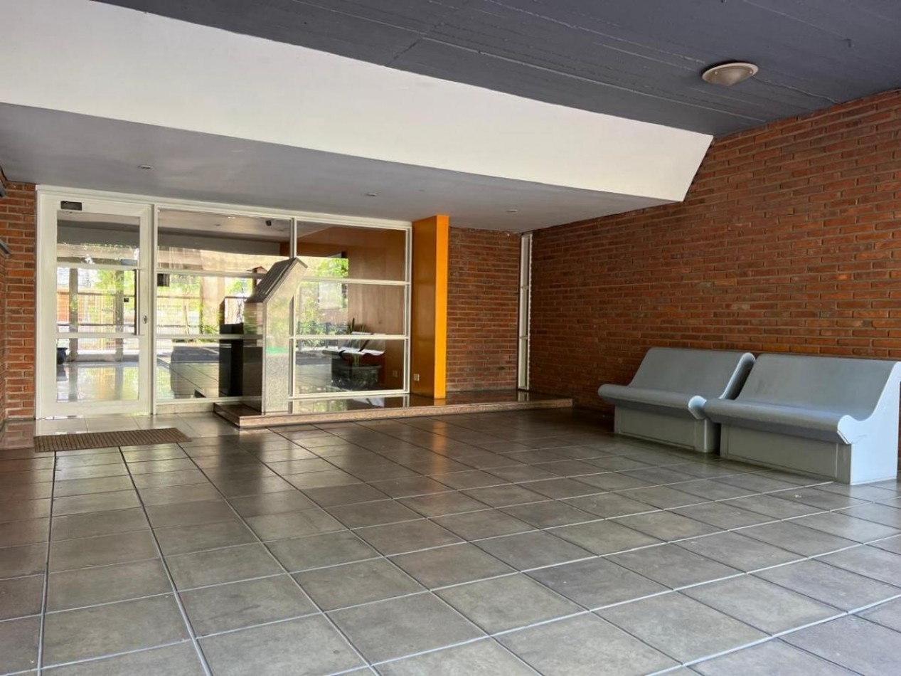 Departamento de 2 Ambientes en Venta - Apto Profesional - Torres Moron