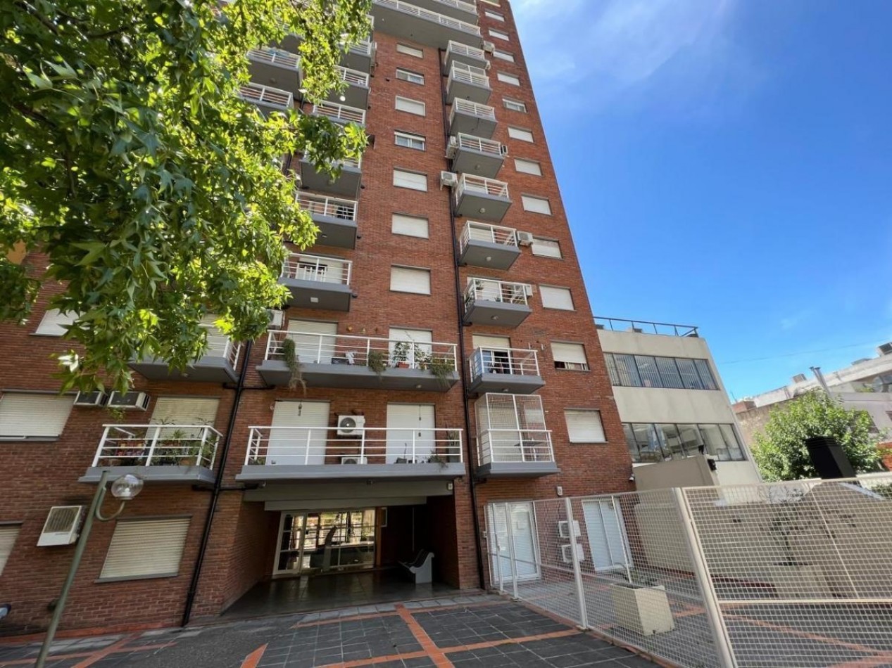 Departamento de 2 Ambientes en Venta - Apto Profesional - Torres Moron