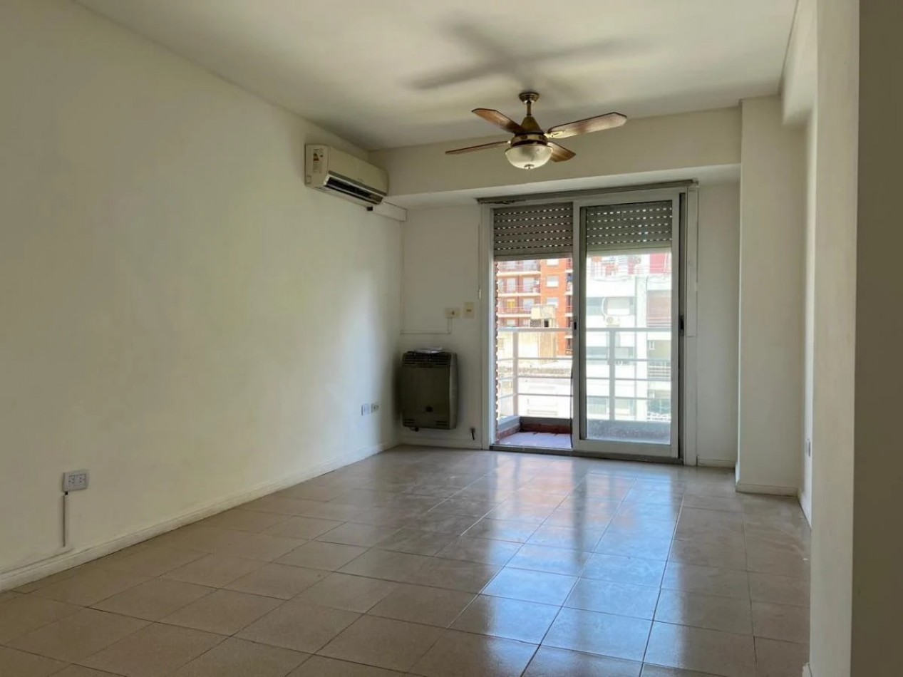 Departamento de 2 Ambientes en Venta - Apto Profesional - Torres Moron