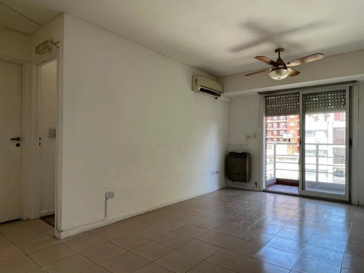 Departamento de 2 Ambientes en Venta - Apto Profesional - Torres Moron