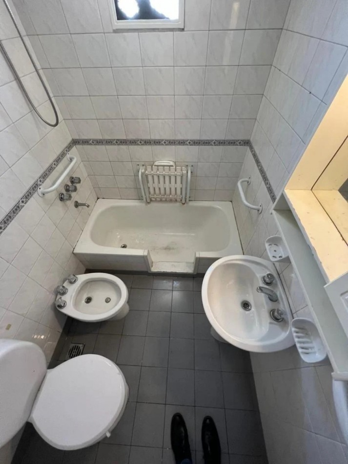 Departamento de 2 Ambientes en Venta - Apto Profesional - Torres Moron