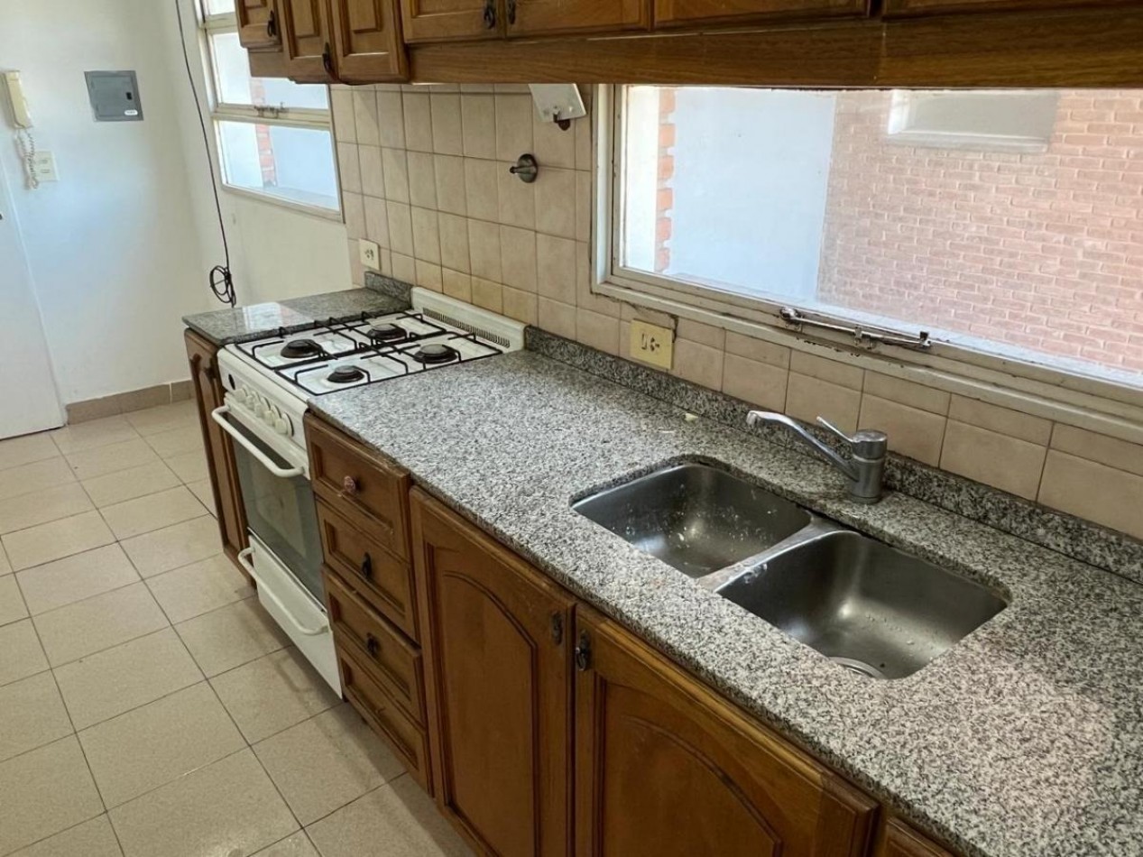 Departamento de 2 Ambientes en Venta - Apto Profesional - Torres Moron