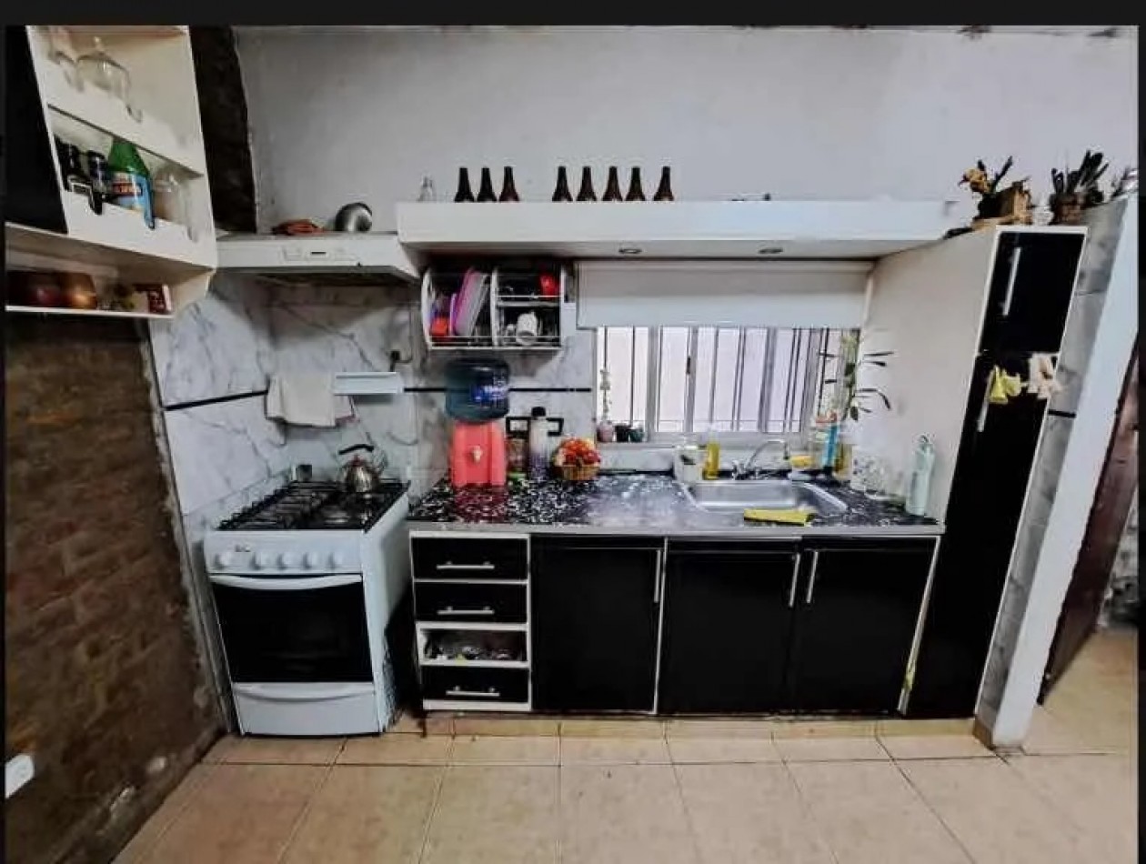 CAsa de 3 ambientes a Reciclar + departamento