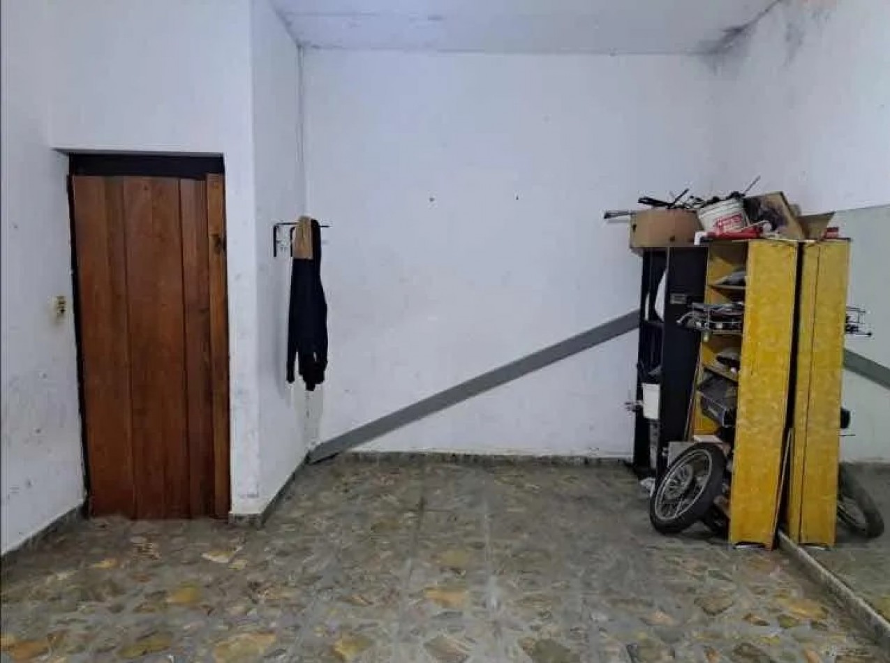CAsa de 3 ambientes a Reciclar + departamento