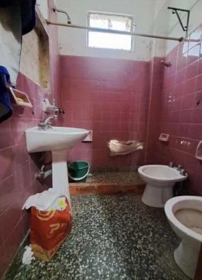 CAsa de 3 ambientes a Reciclar + departamento