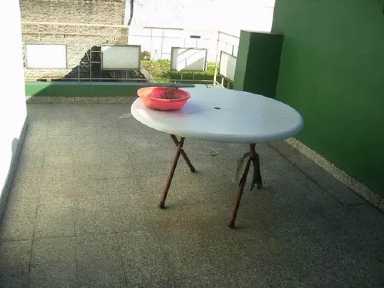 CASA 7 AMBIENTES EN DOS PLANTAS CON LOCAL