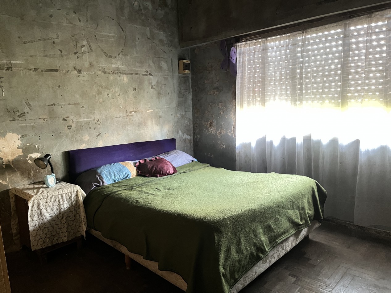 casa 3 ambientes a modernizar . San Justo
