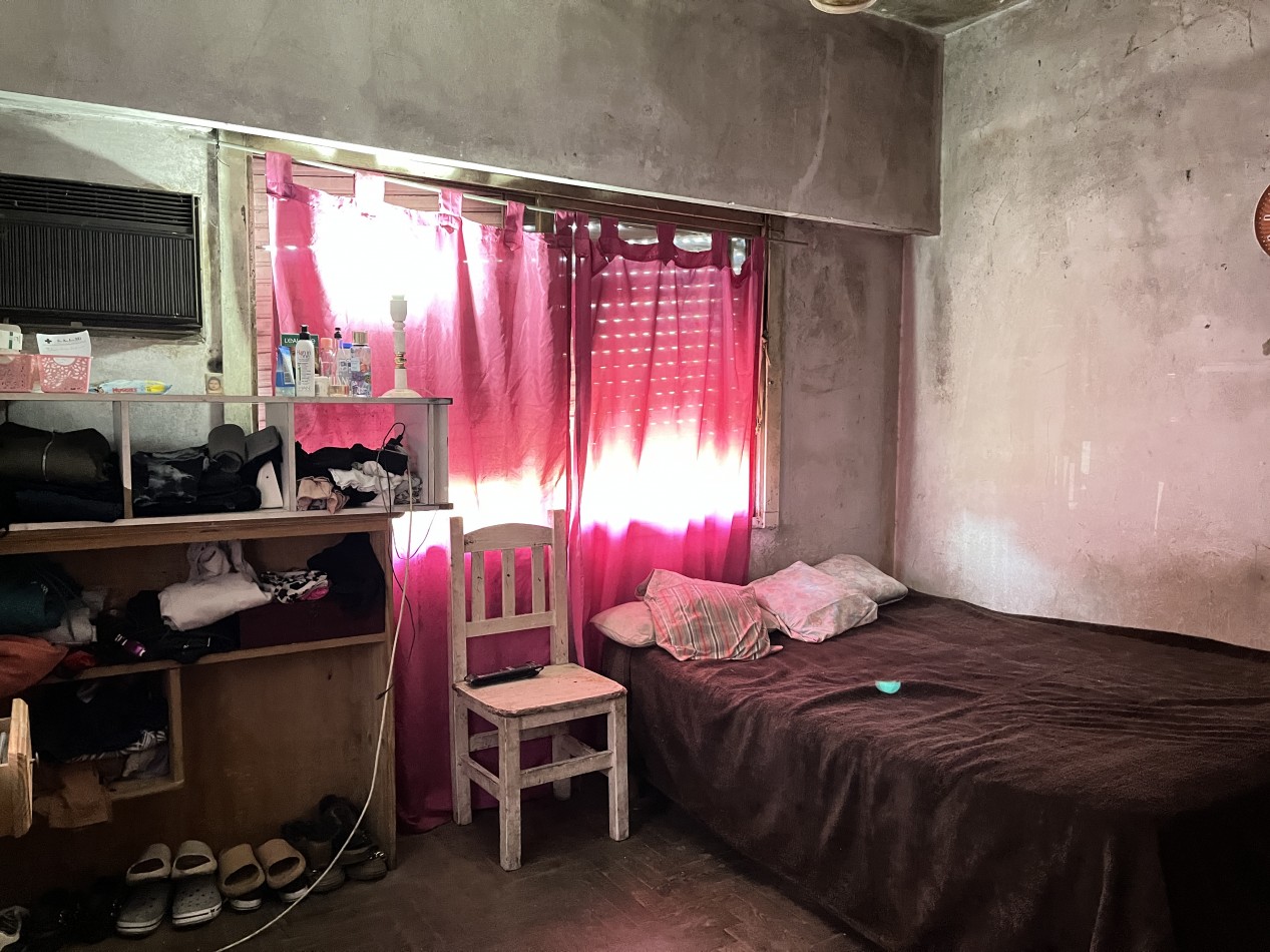 casa 3 ambientes a modernizar . San Justo