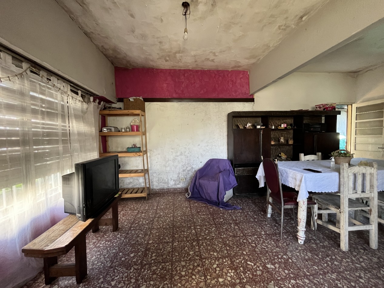casa 3 ambientes a modernizar . San Justo