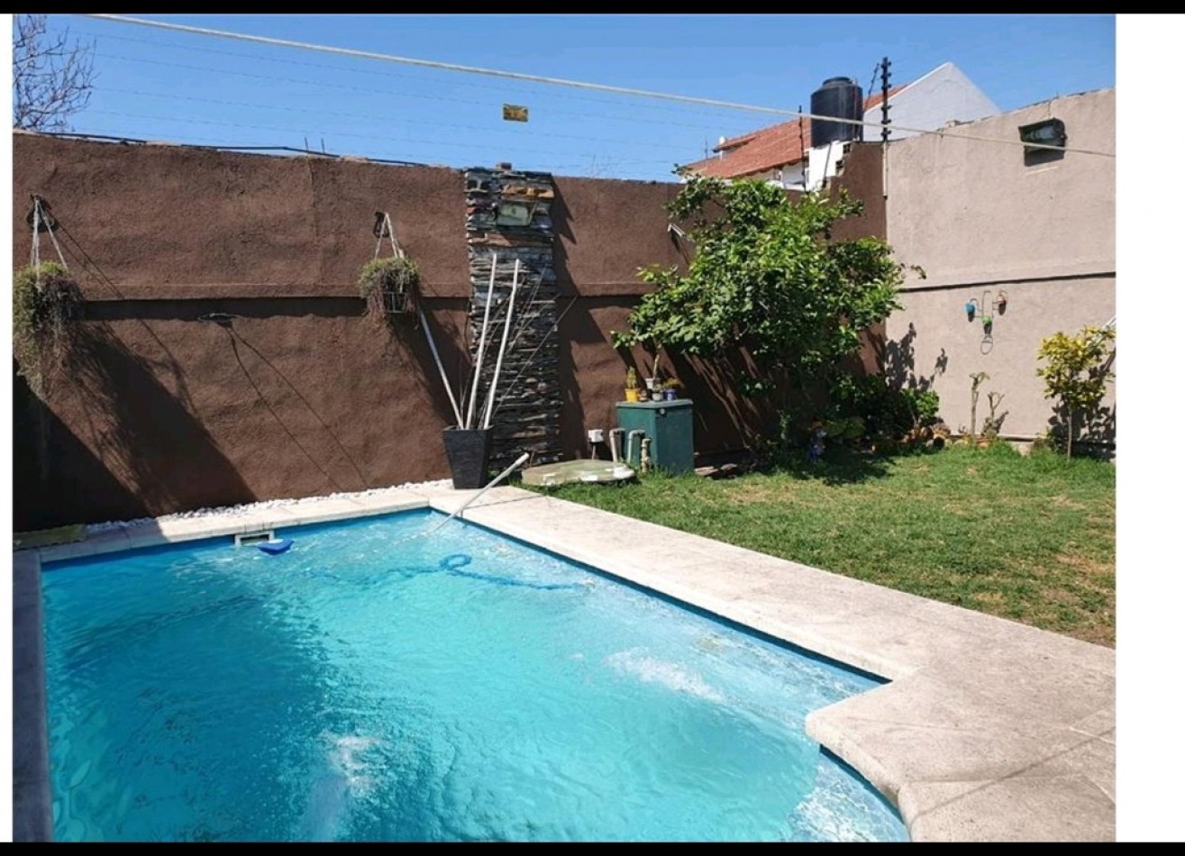 casa 3 ambientes + dpto con piscina