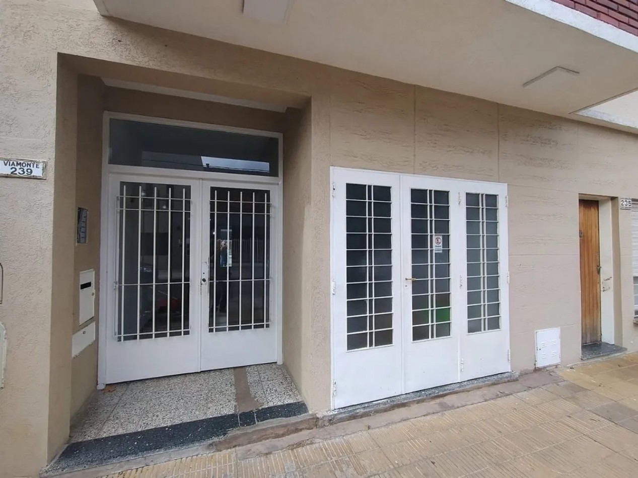 Departamento venta 2 ambientes con patio