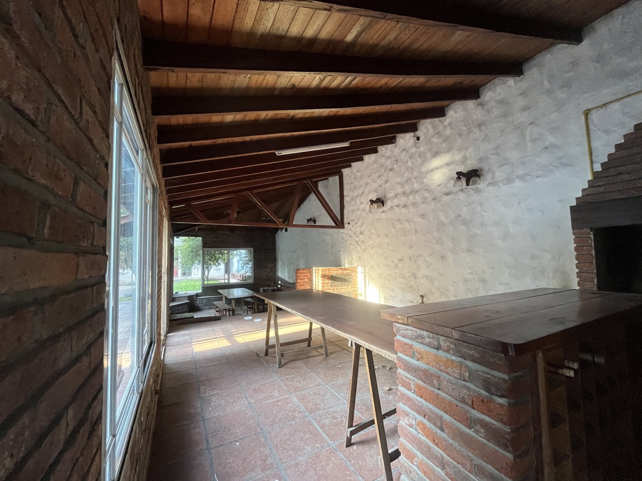 Casa Quinta Ideal Eventos - 1400 m² Esquina con Quincho y Pileta