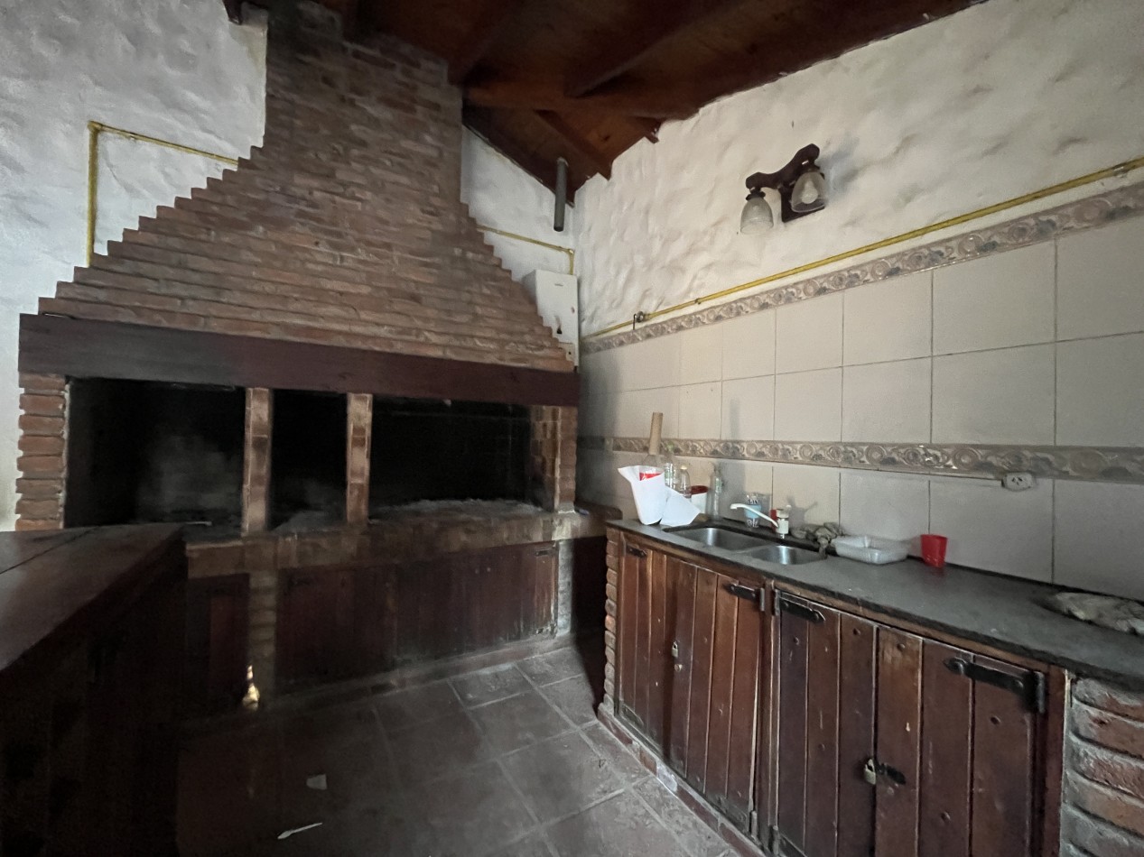 Casa Quinta Ideal Eventos - 1400 m² Esquina con Quincho y Pileta
