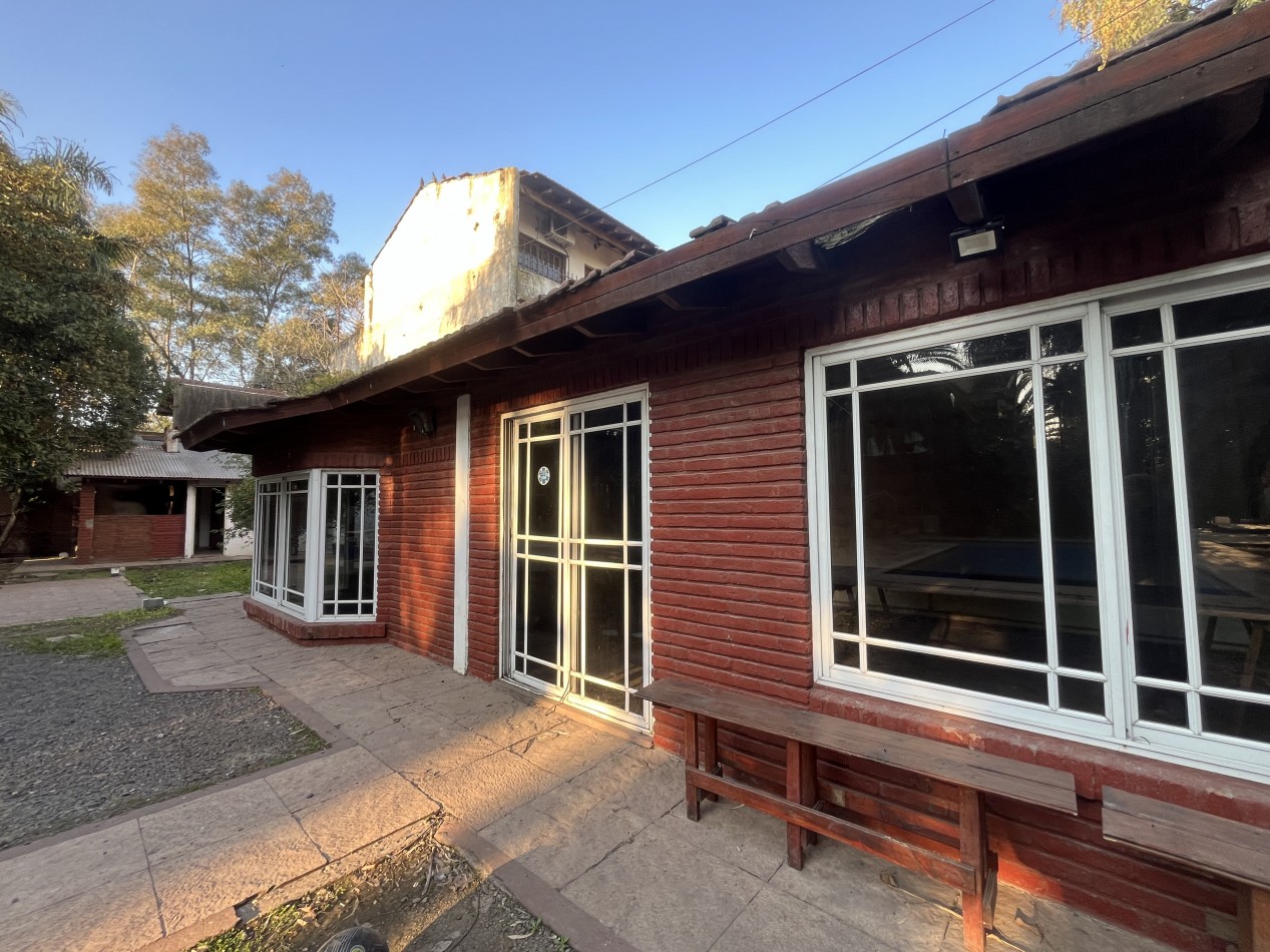 Casa Quinta Ideal Eventos - 1400 m² Esquina con Quincho y Pileta