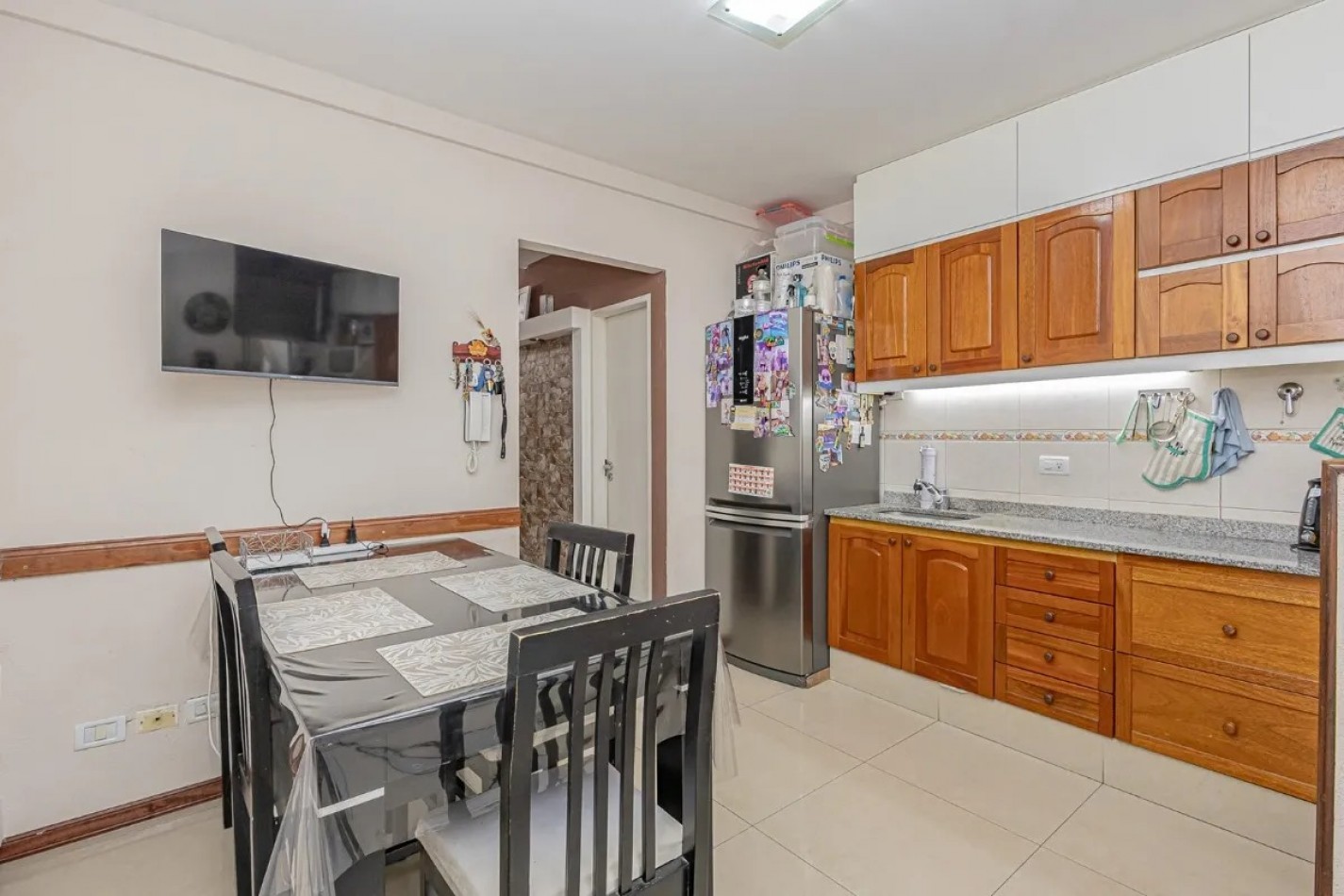 DUPLEX 3 AMBIENTES CON COCHERA Y PATIO
