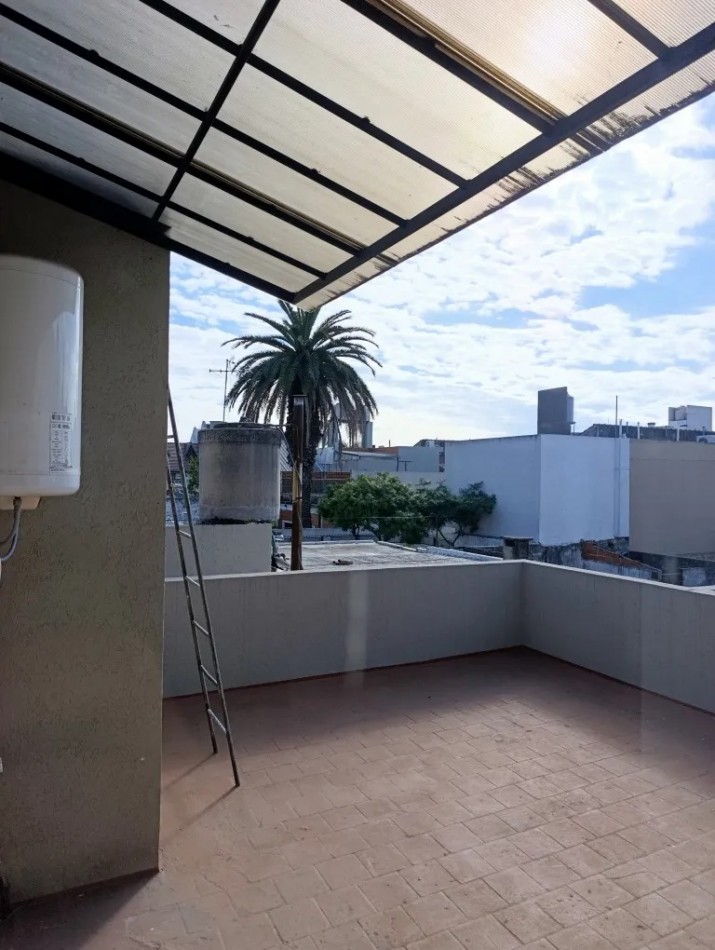 DEPARTAMENTO 4 AMBIENTES CON PATIO Y TERRAZA
