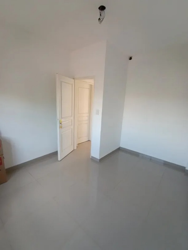 DEPARTAMENTO 4 AMBIENTES CON PATIO Y TERRAZA