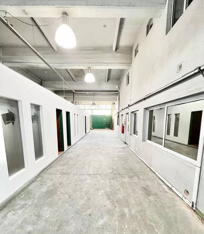 Alquiler Galpon con oficina -showroom