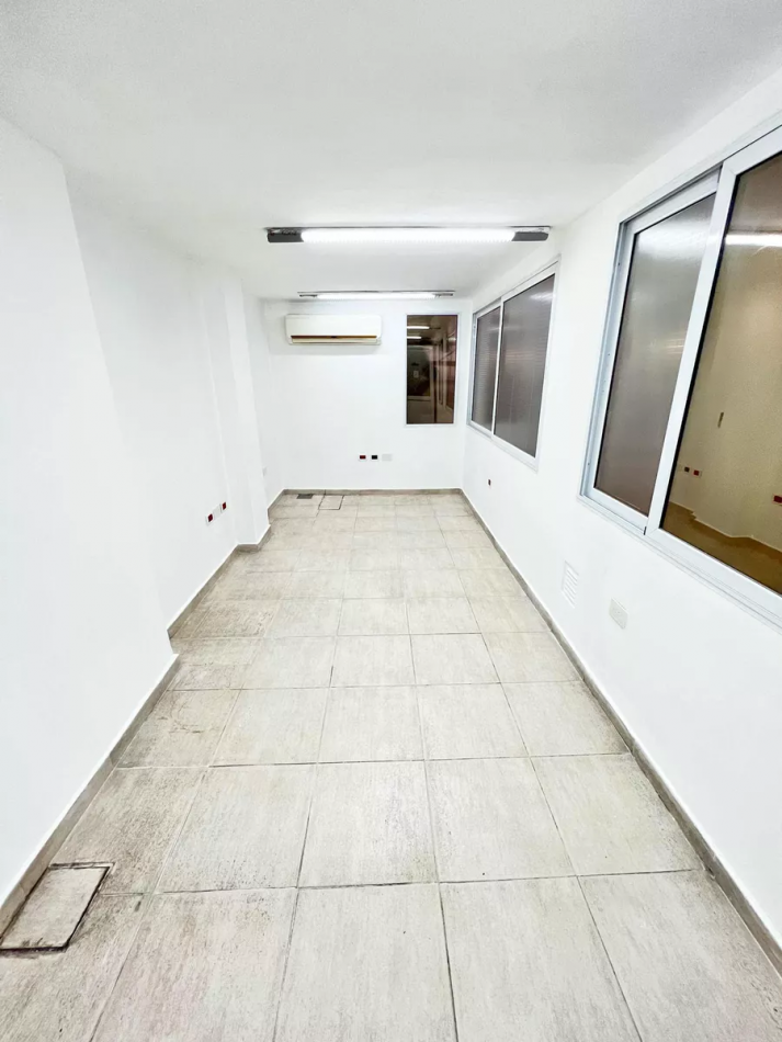 Alquiler Galpon con oficina -showroom