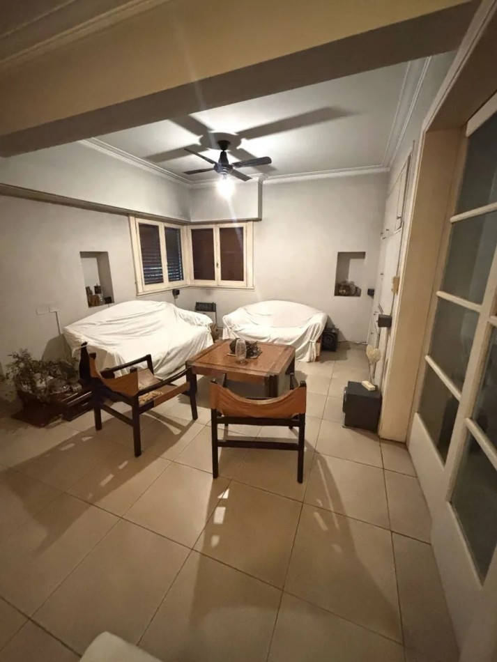 CHALET 7 AMBIENTES SOBRE LOTE PROPIO CON PATIO Y JARDIN