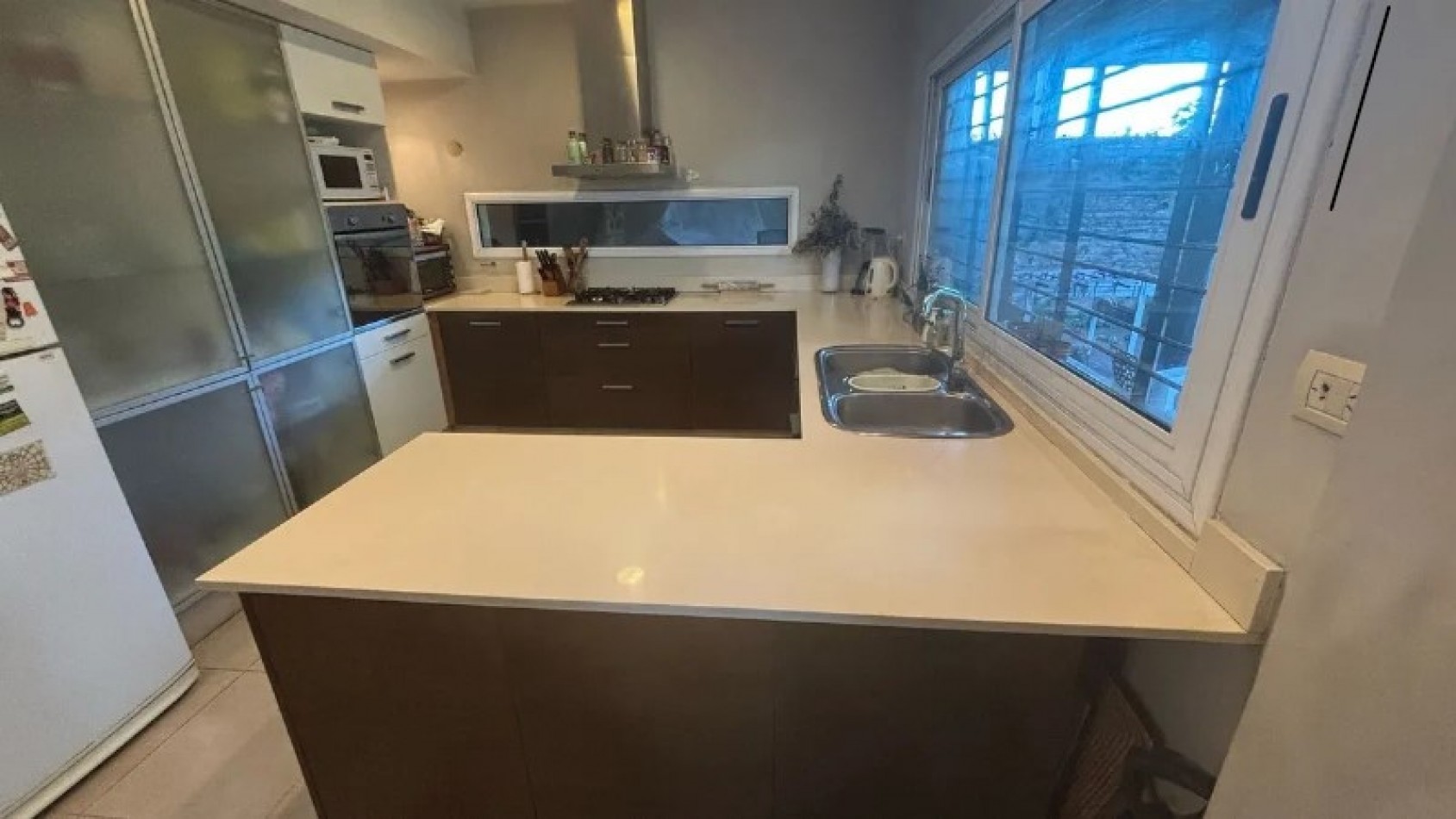 CHALET 7 AMBIENTES SOBRE LOTE PROPIO CON PATIO Y JARDIN