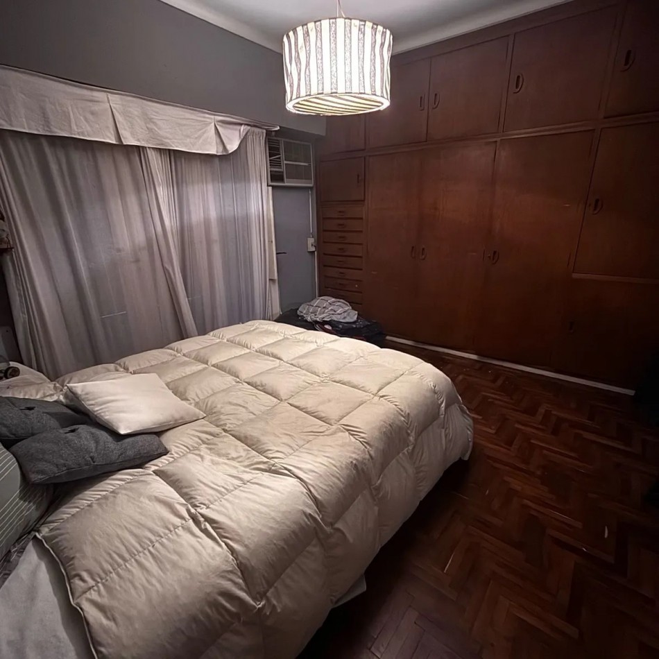 CHALET 7 AMBIENTES SOBRE LOTE PROPIO CON PATIO Y JARDIN