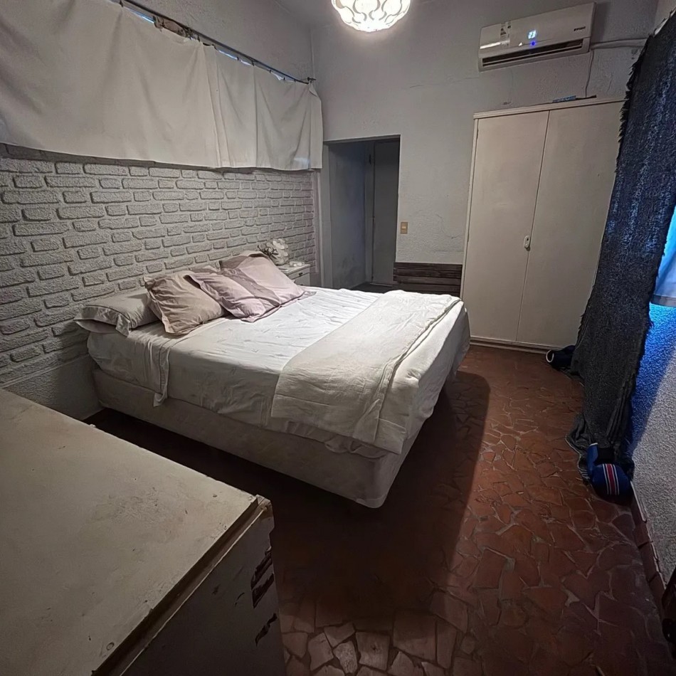 CHALET 7 AMBIENTES SOBRE LOTE PROPIO CON PATIO Y JARDIN