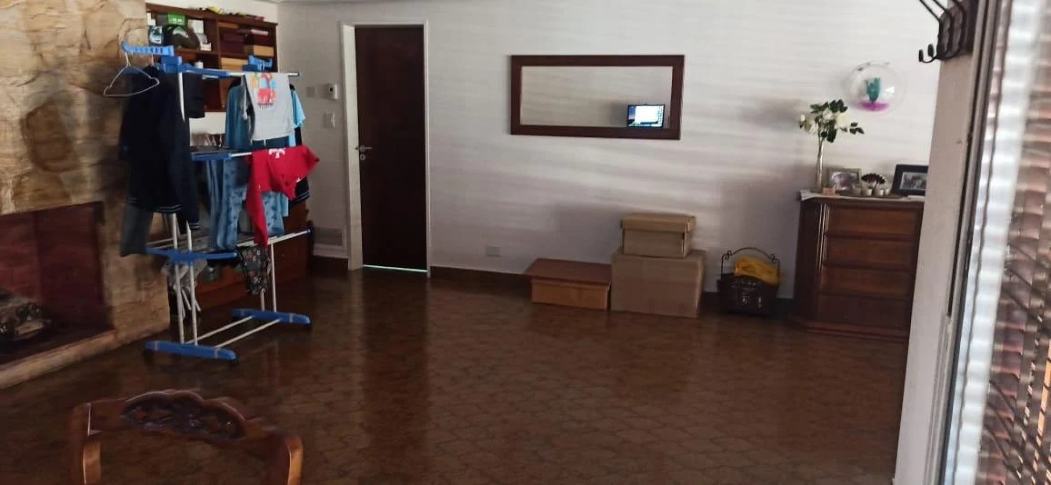 CASA 6 AMBIENTES CON PILETA Y COCHERA