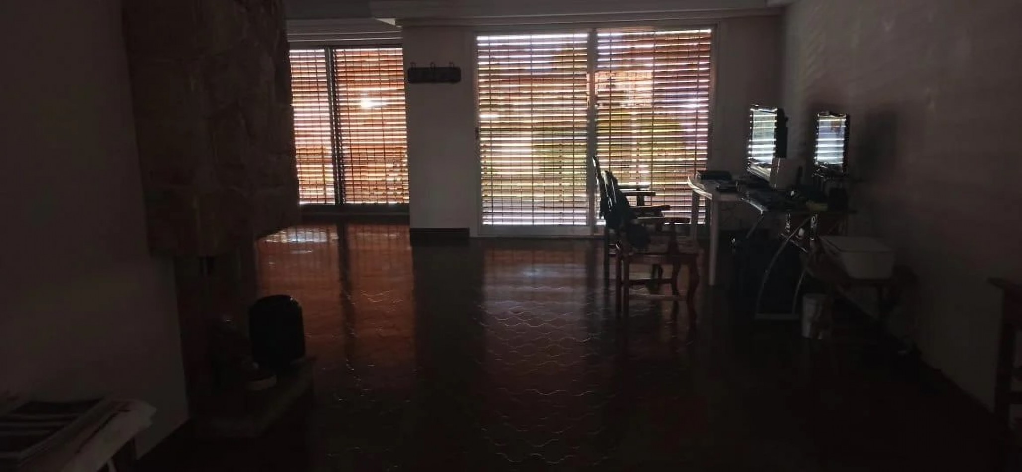 CASA 6 AMBIENTES CON PILETA Y COCHERA