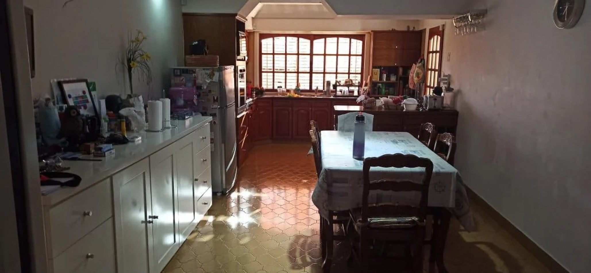 CASA 6 AMBIENTES CON PILETA Y COCHERA