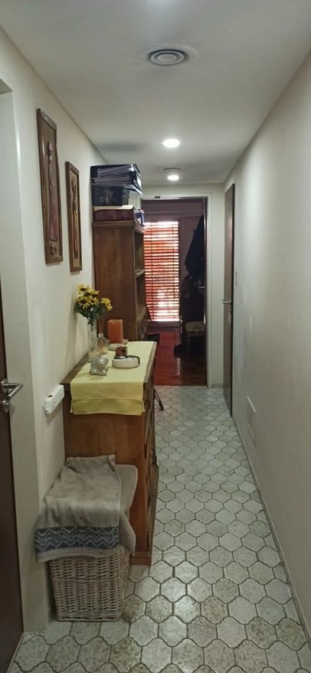 CASA 6 AMBIENTES CON PILETA Y COCHERA
