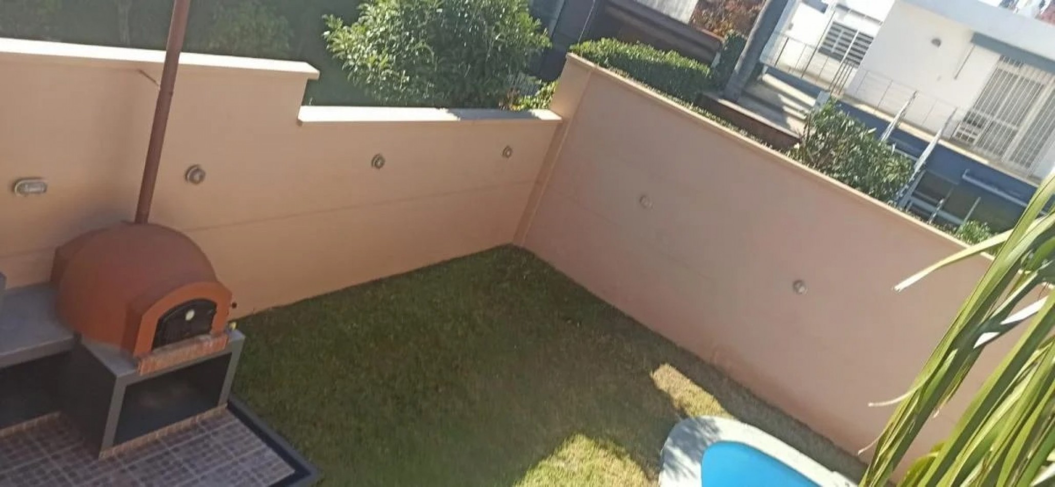 CASA 6 AMBIENTES CON PILETA Y COCHERA
