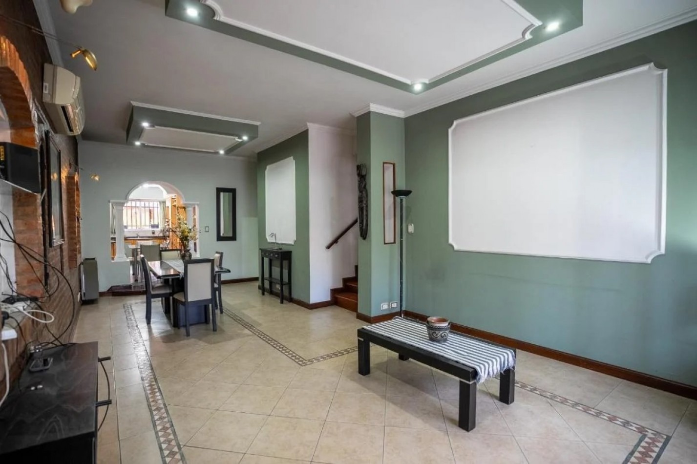 Casa 4 ambientes con pileta
