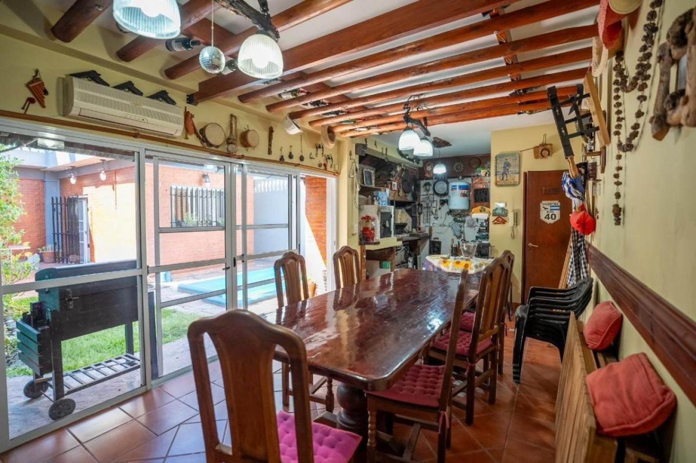 Casa 4 ambientes con pileta