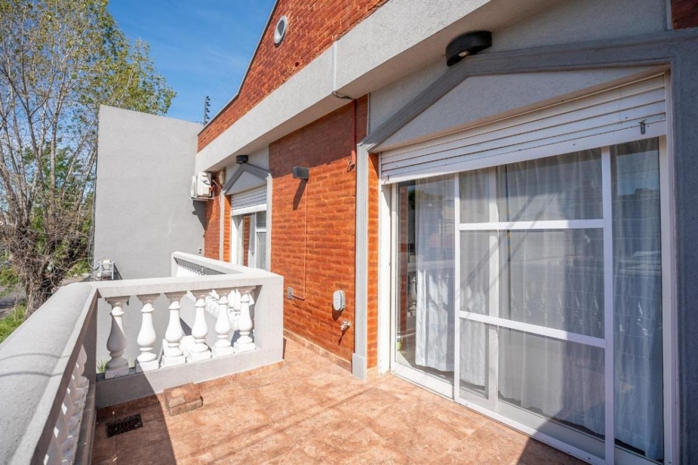 Casa 4 ambientes con pileta