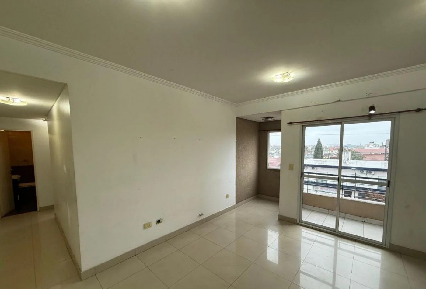 Departamento de 3 ambientes y cochera 