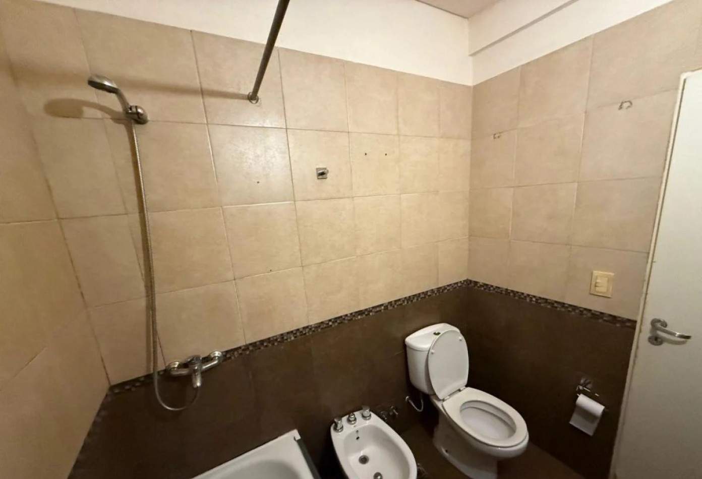 Departamento de 3 ambientes y cochera 