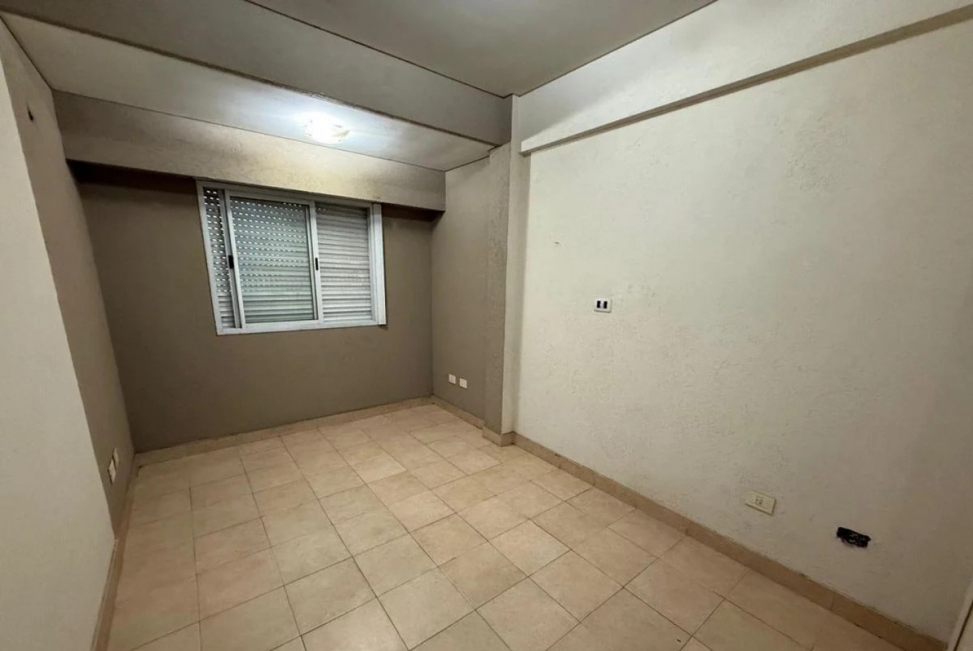 Departamento de 3 ambientes y cochera 