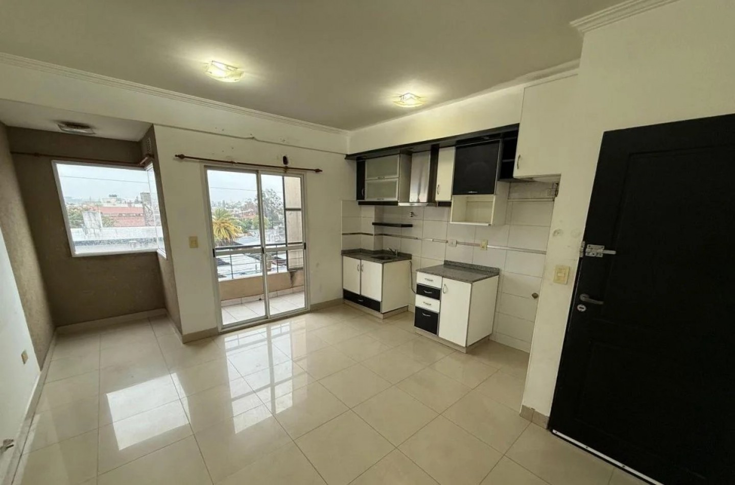 Departamento de 3 ambientes y cochera 