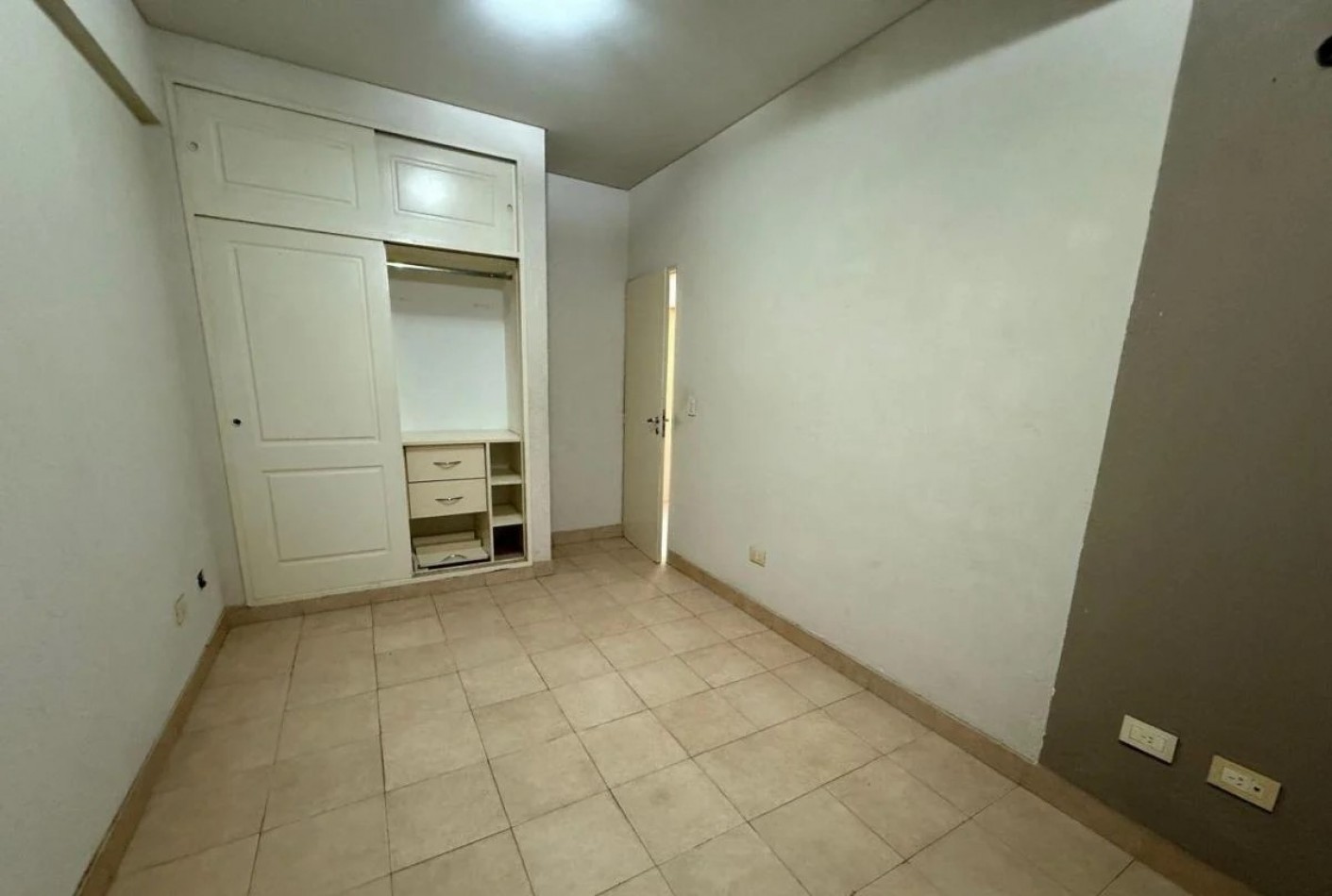 Departamento de 3 ambientes y cochera 