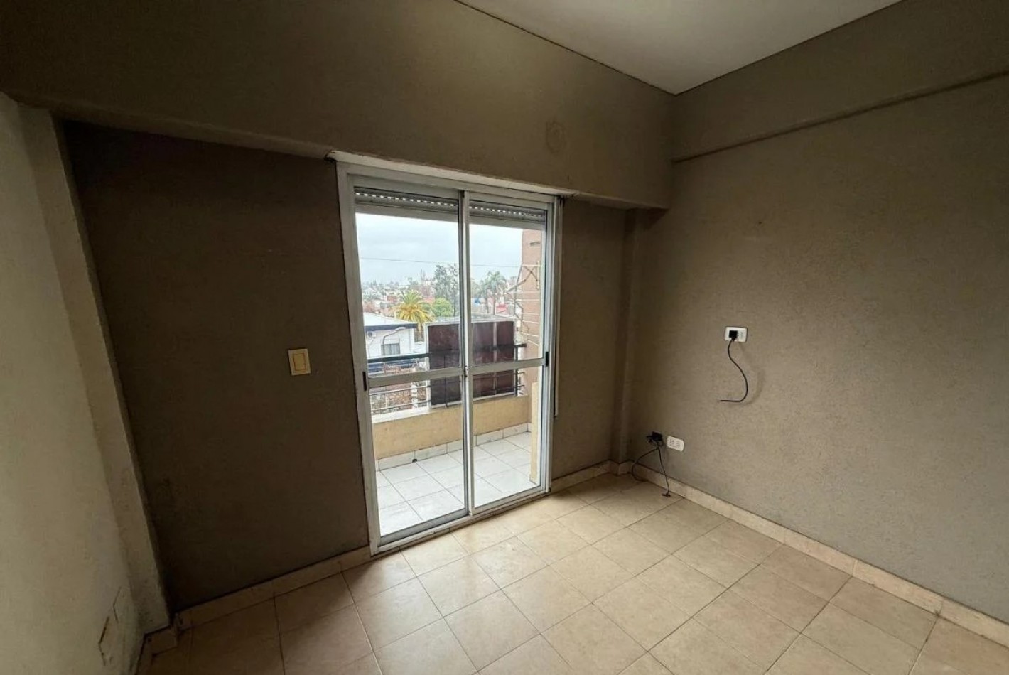 Departamento de 3 ambientes y cochera 