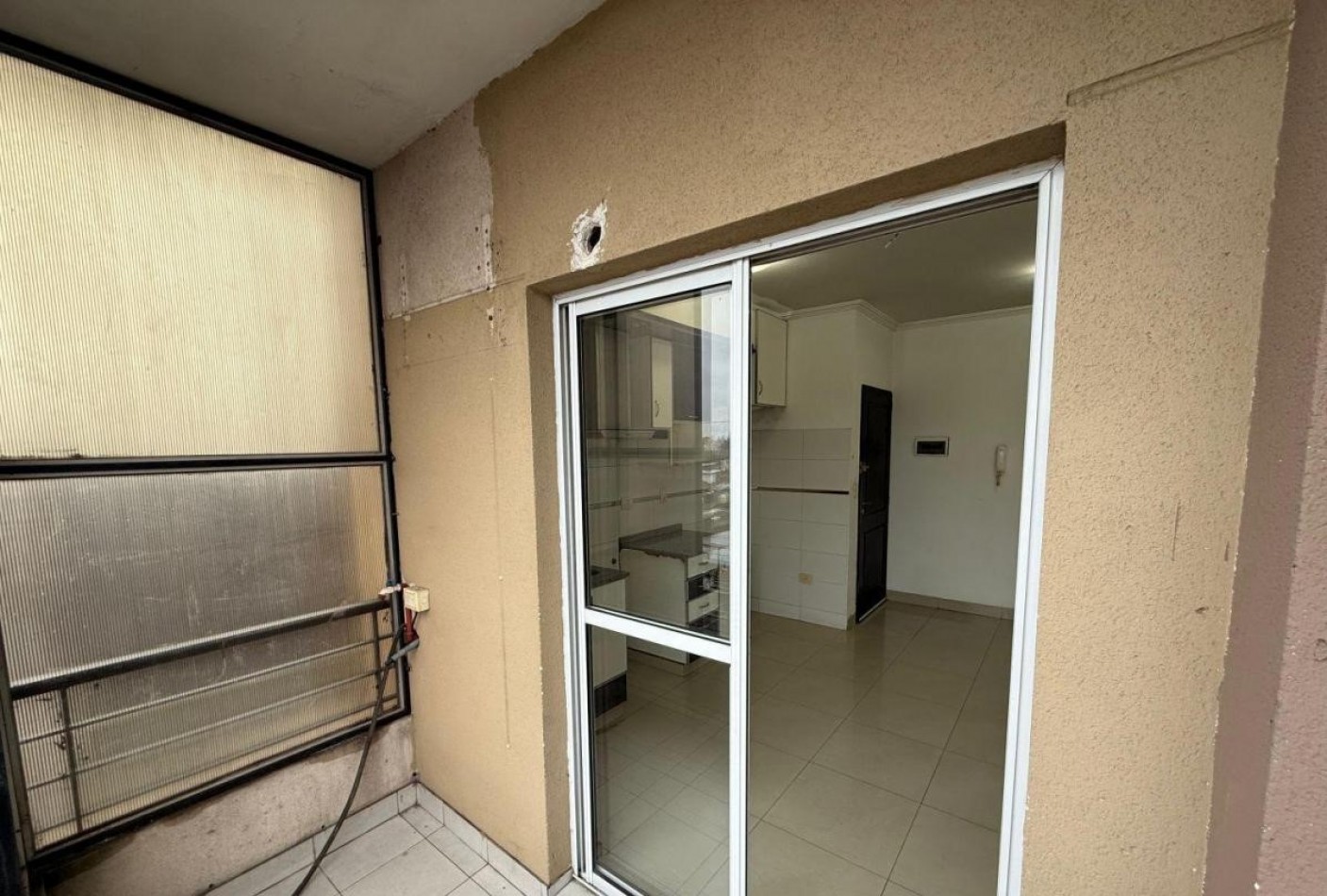 Departamento de 3 ambientes y cochera 