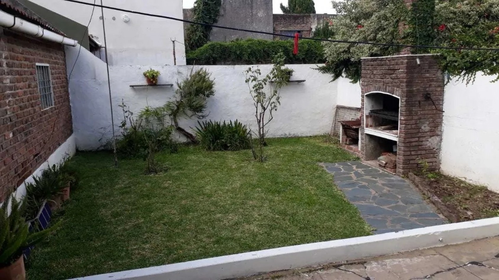 Casa 4 ambientes- con cochera