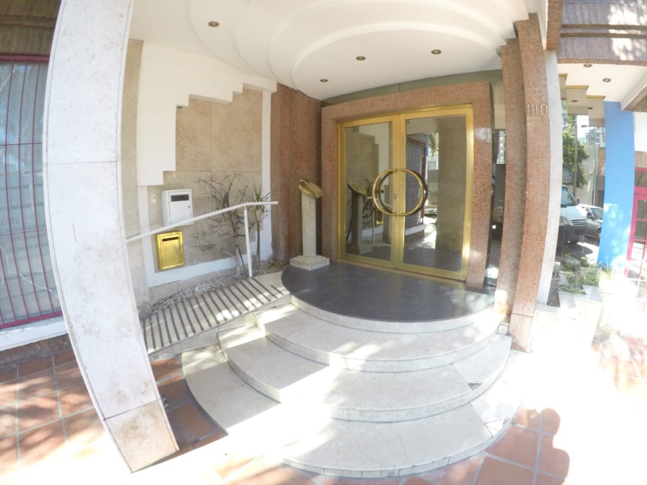 Departamento centro de Moron 3 ambientes con cochera