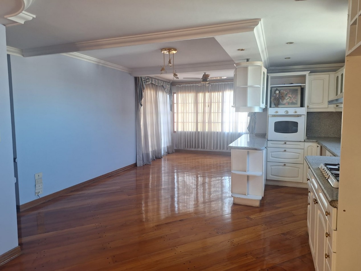 Departamento centro de Moron 3 ambientes con cochera