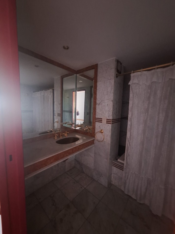 Departamento centro de Moron 3 ambientes con cochera